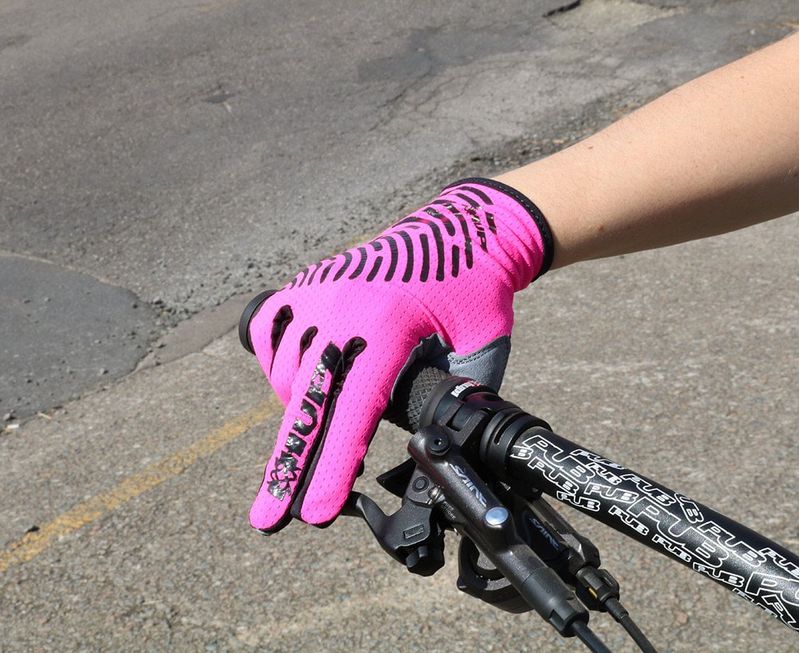 643163c3810b6_luva-para-ciclismo-feminina-rosa-pink-bonita-fechada-biometria-hupi